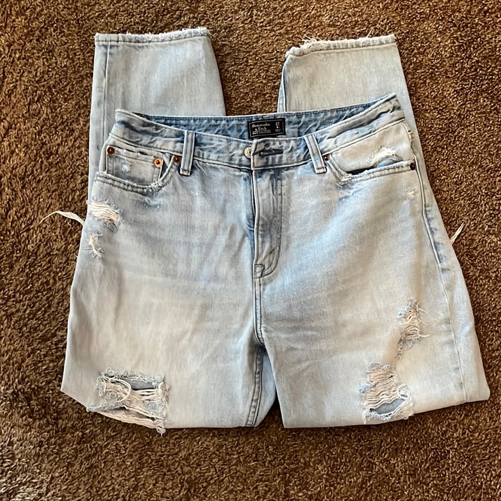 Abercrombie & Fitch girlfriend jean - size 27/4